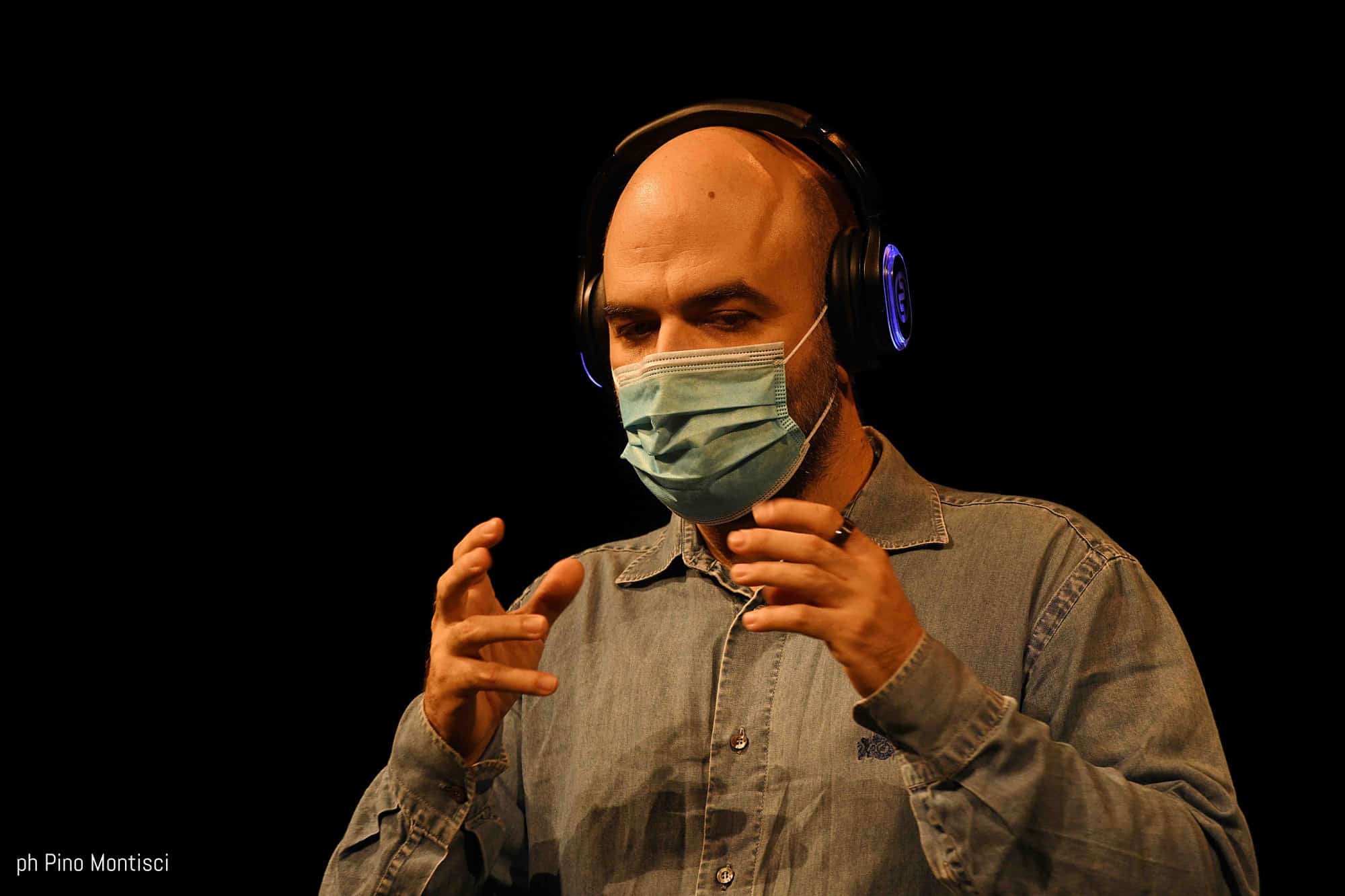 Le mani sul mondo Roberto Saviano - Le mani sul mondo στο Piccolo Teatro Strehler