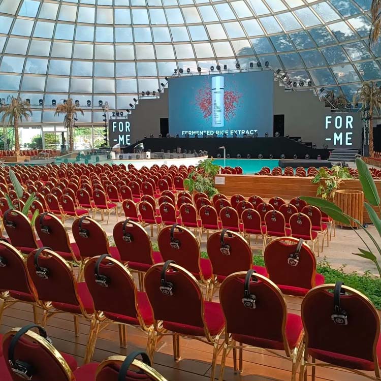 congresso-rodi Μεγάλη αίθουσα συνεδρίων κάτω από γυάλινο θόλο