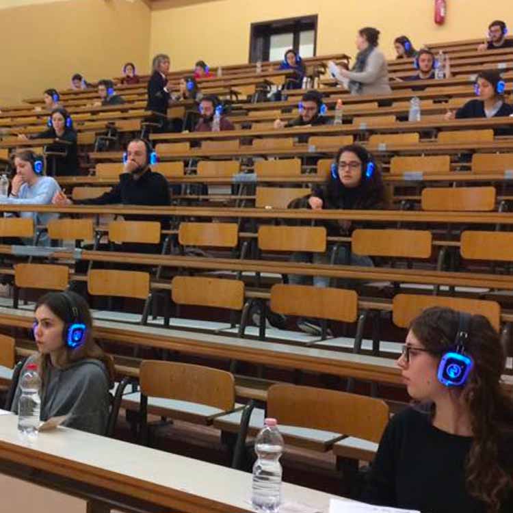 Polytechnic university with Silentsystem wireless headphones for education
