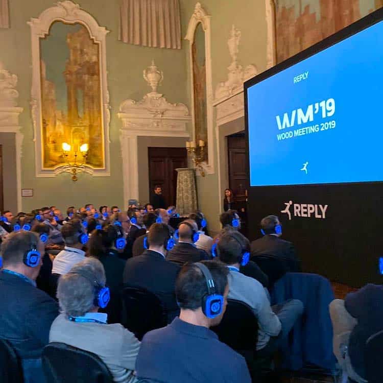 wm19-congresso Συμμετέχοντες με ασύρματα ακουστικά στο συνέδριο WM19 της Reply