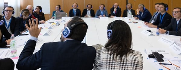 conferenze-congressi Συνέδριο με ασύρματα ακουστικά Silentsystem και ταυτόχρονη διερμηνεία
