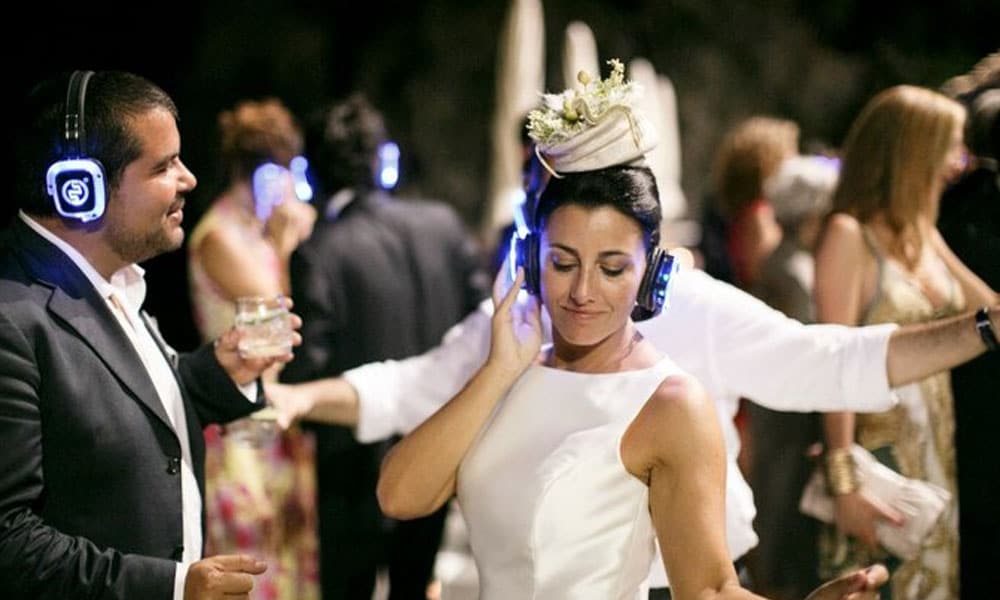 Matrimonio silentparty Silent disco σε γάμο με ασύρματα ακουστικά Silentsystem