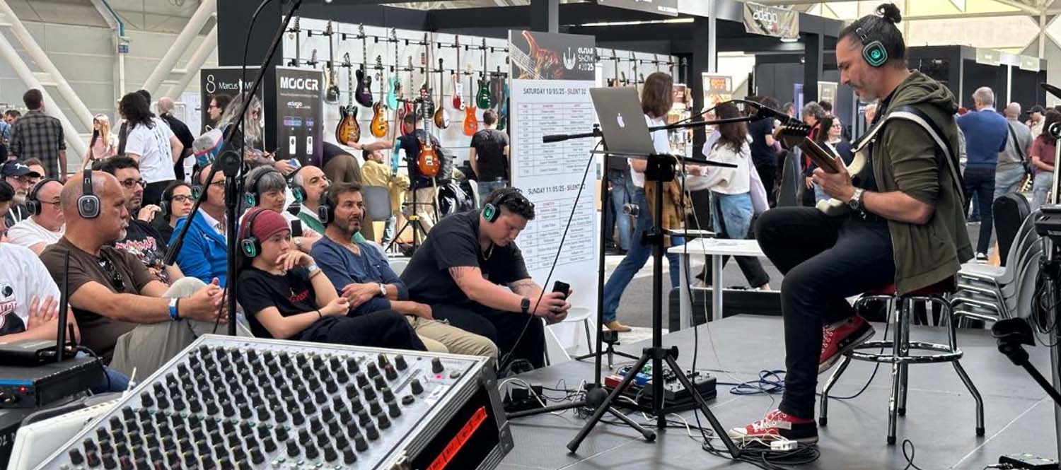 guitarshow-italia-cuffie Ήχος υψηλής ευκρίνειας για μουσικές εκθέσεις